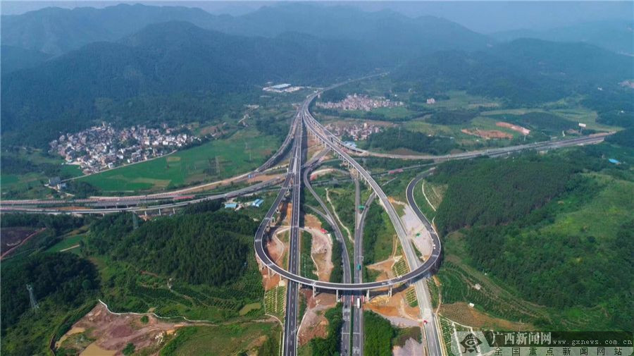 贺巴高速(钟昭段)9月底通车