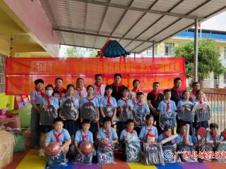 �������㽭�̻ᵽ�˲���������չ�������캽������ˡ����조��һ����ͯ�ھ����